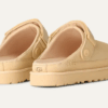 Goldenstar Clog
